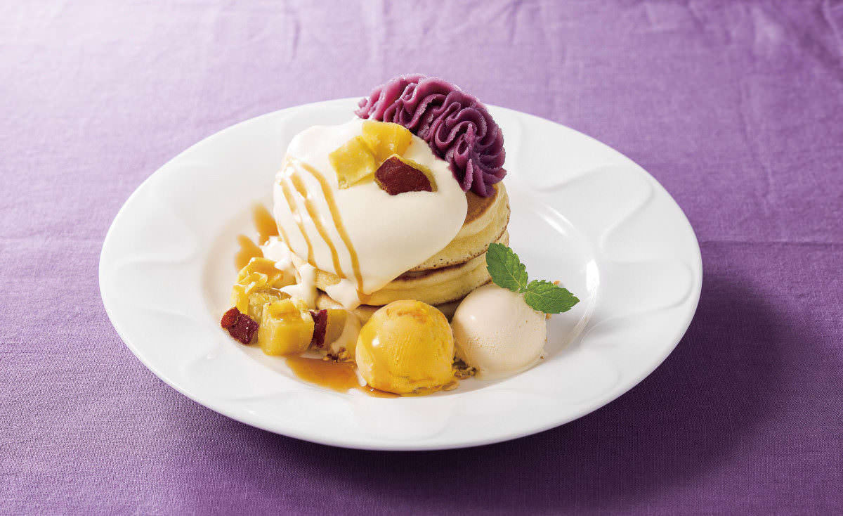 デニーズ「紫芋と黒ごまのパンケーキ」