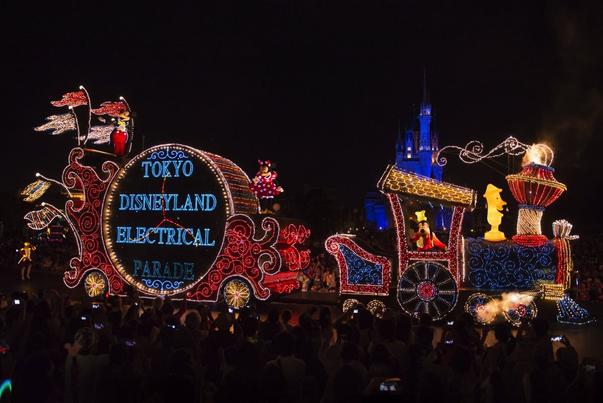 アナと雪の女王 美女と野獣 のフロートも登場 東京ディズニーランド エレクトリカルパレード ドリームライツ 17年7月リニューアル Dtimes