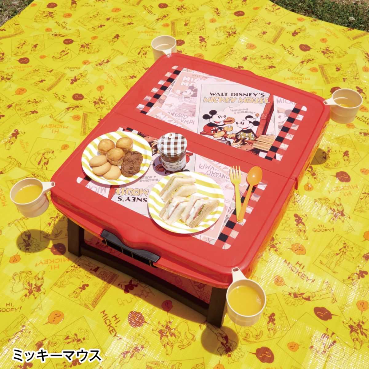 ドリンクカップ付きレジャーテーブル