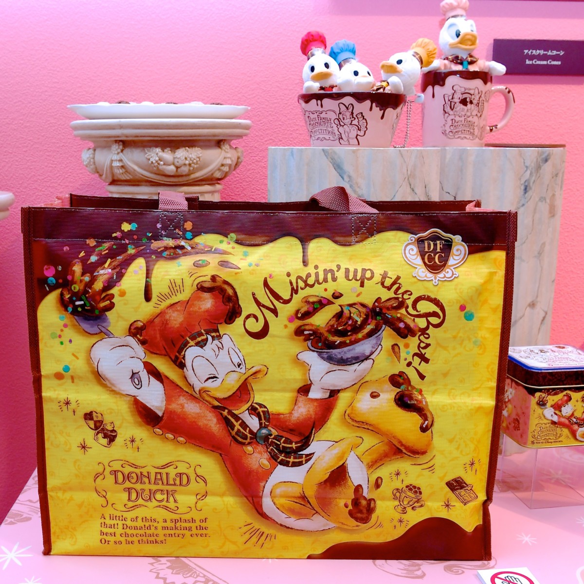ドナルドたちのチョコレートクランチのお店 東京ディズニーリゾート35周年期間限定ショップ Duck Family Chocolate Competition グッズ Dtimes