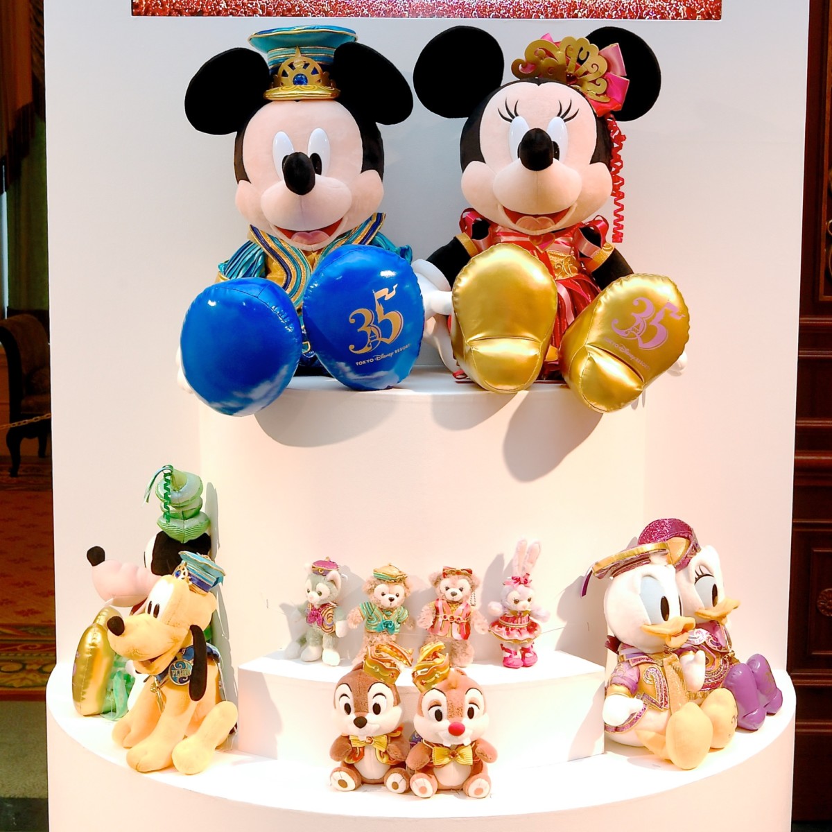 カラフルなコスチュームで35周年を盛大にお祝い ディズニーリゾート Happiest Celebration スペシャルグッズ Dtimes