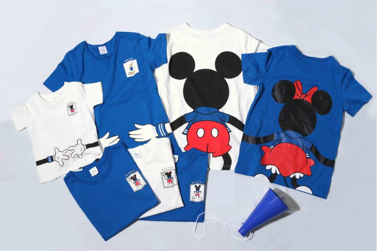 ベルメゾン ディズニーデザイン「みんなでつながるサッカー応援ディズニーTシャツ」イメージ