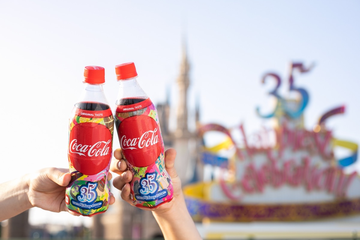 東京ディズニーリゾート「コカ・コーラ 35周年限定デザインボトル」