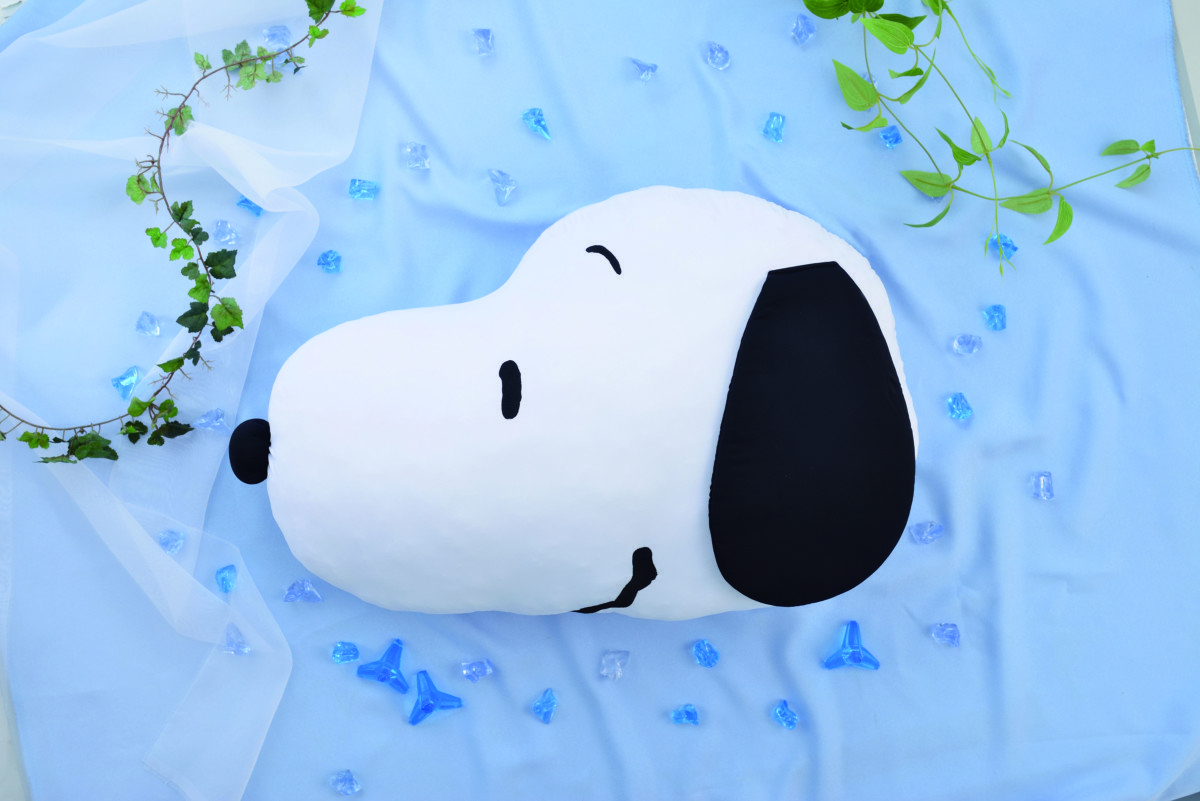 SNOOPY™　メガジャンボめっちゃおっきいひんやりフェイスクッション
