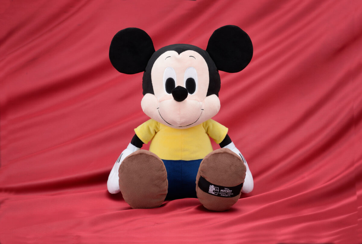 ミッキーマウス　BEYOND IMAGINATION　メガジャンボぬいぐるみVer.2