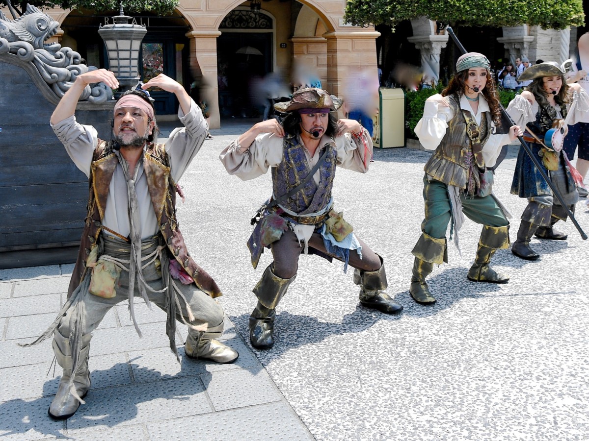魅力的な海賊が続々登場 東京ディズニーシー ディズニー パイレーツ サマー18 海賊グリーティング Dtimes