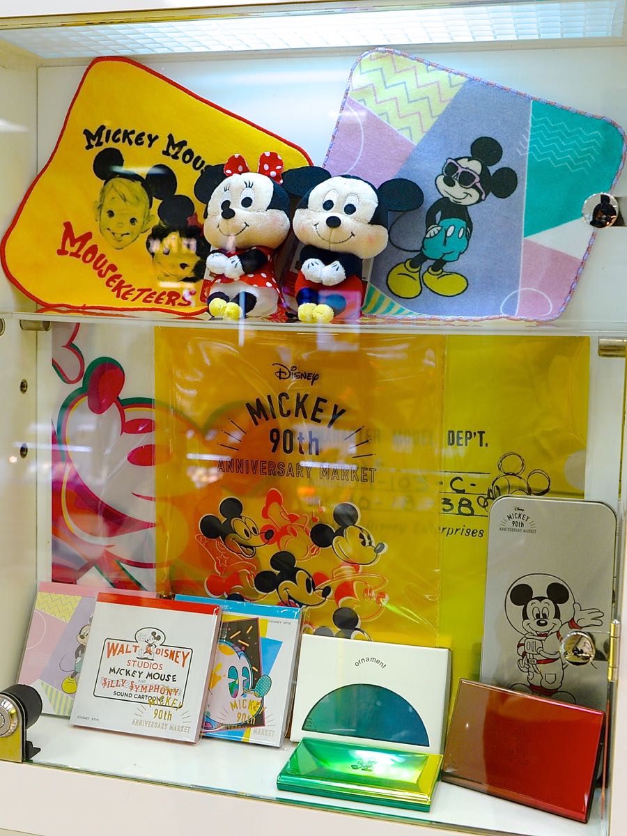 ミッキー90周年記念グッズ満載のスペシャルショップ Disney Mickey 90th Anniversary Market Dtimes