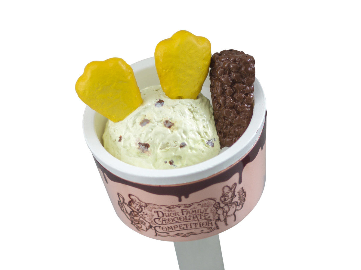 「東京ディズニーリゾート35周年」スペシャルメニュー　ミルクソフトクリーム&チョコレートクランチ　チョコナッツバニラアイス& チョコレートクランチ　スーベニアスプーン2