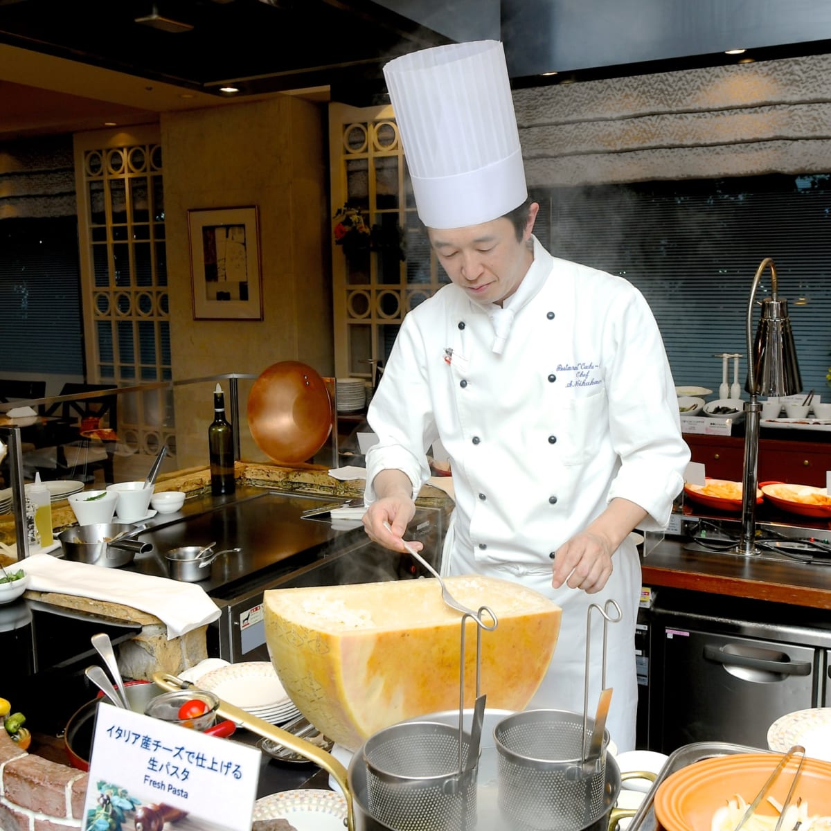 イタリア産チーズで仕上げる 生パスタ　調理