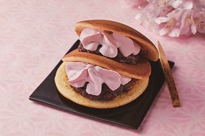スプーンで食べる春薫る桜生どら焼