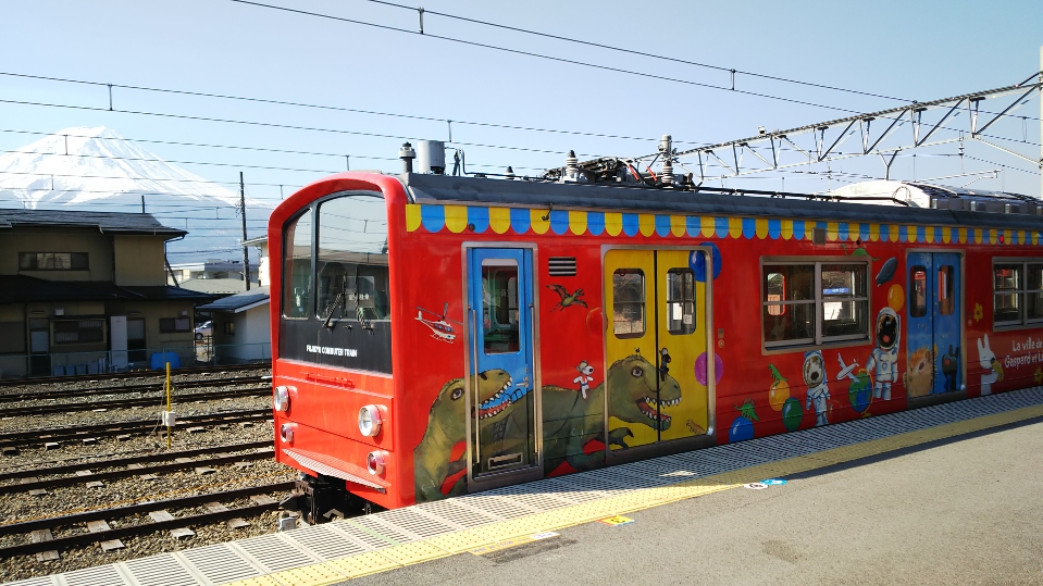 富士急行線「リサとガスパールトレイン」車体