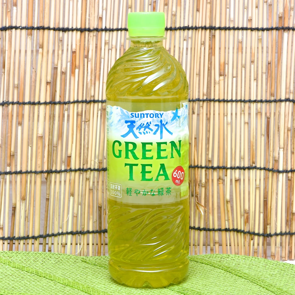 サントリー「天然水 GREEN TEA」　写真