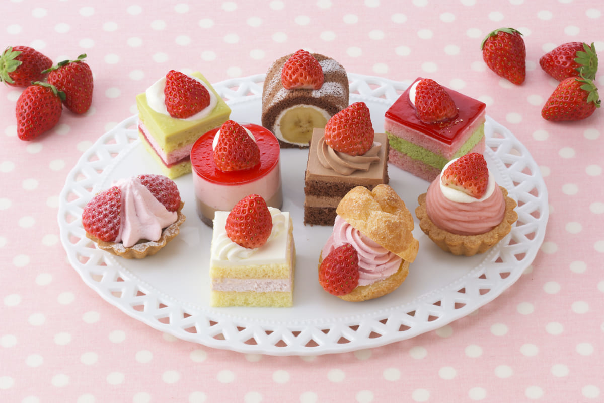 苺づくしのプチケーキセット