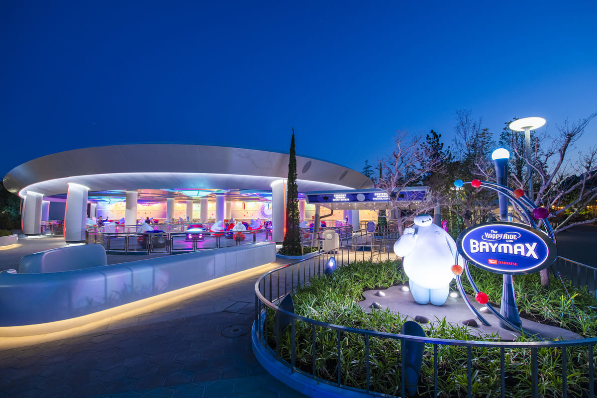 東京ディズニーランド「ベイマックスのハッピーライド」夜景