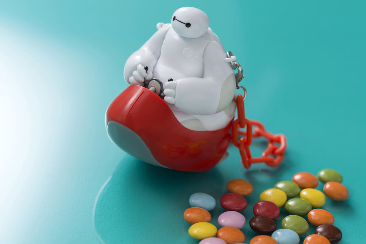 東京ディズニーランド「ベイマックスのハッピーライド」ミニスナックケース カラフルチョコレート