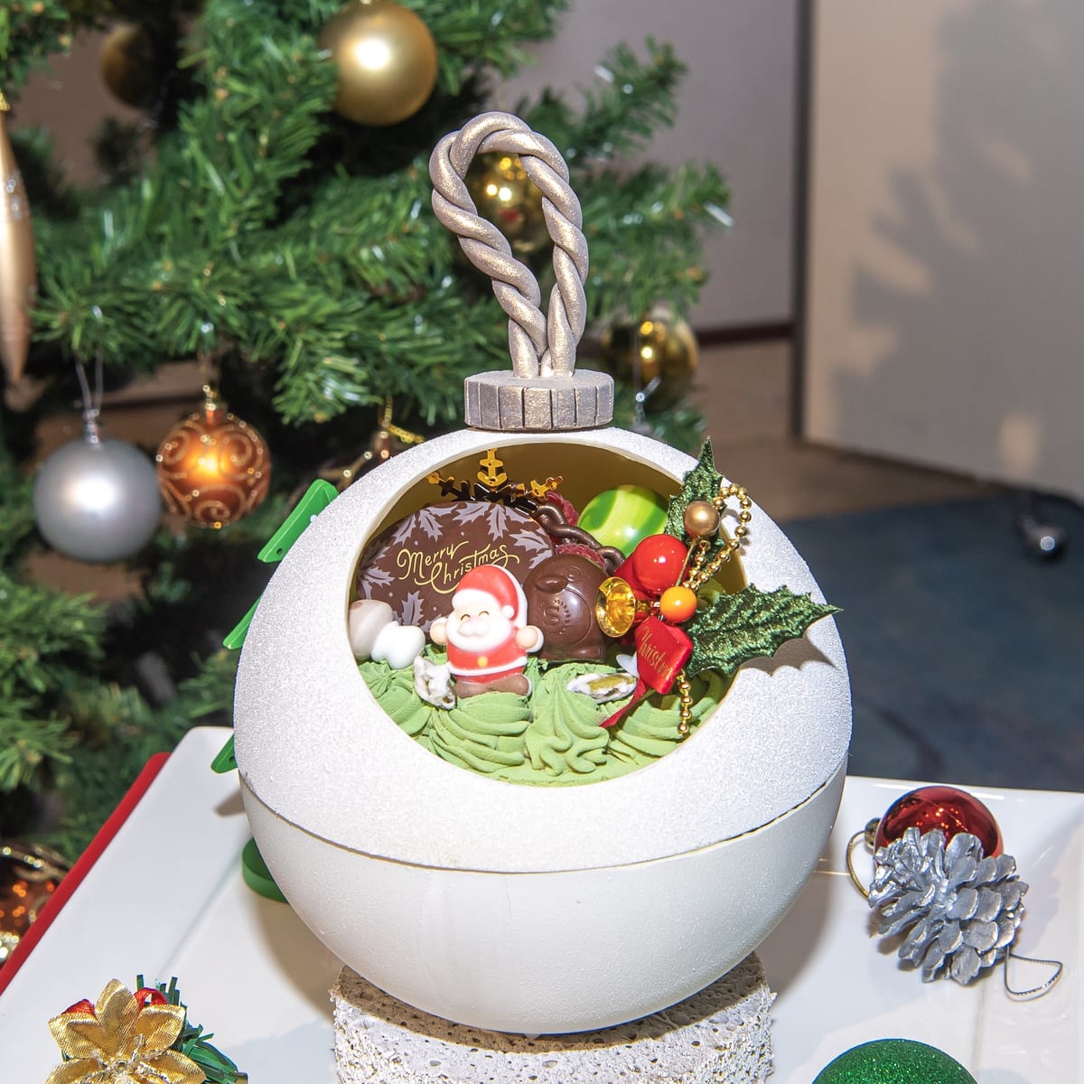 シェラトン・グランデ・トーキョーベイ・ホテル　「クリスマスケーキコレクション」ホワイトクーゲル