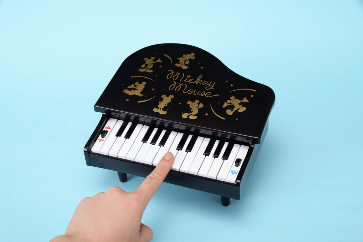 ミッキーマウス　プレミアム電子トイピアノ　使用イメージ