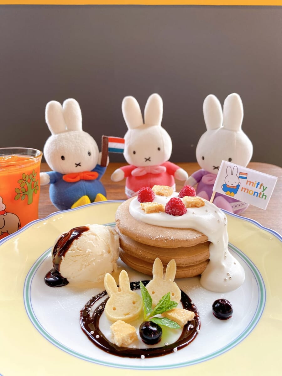 ミッフィーのお誕生日ケーキセット(ドリンク付き)