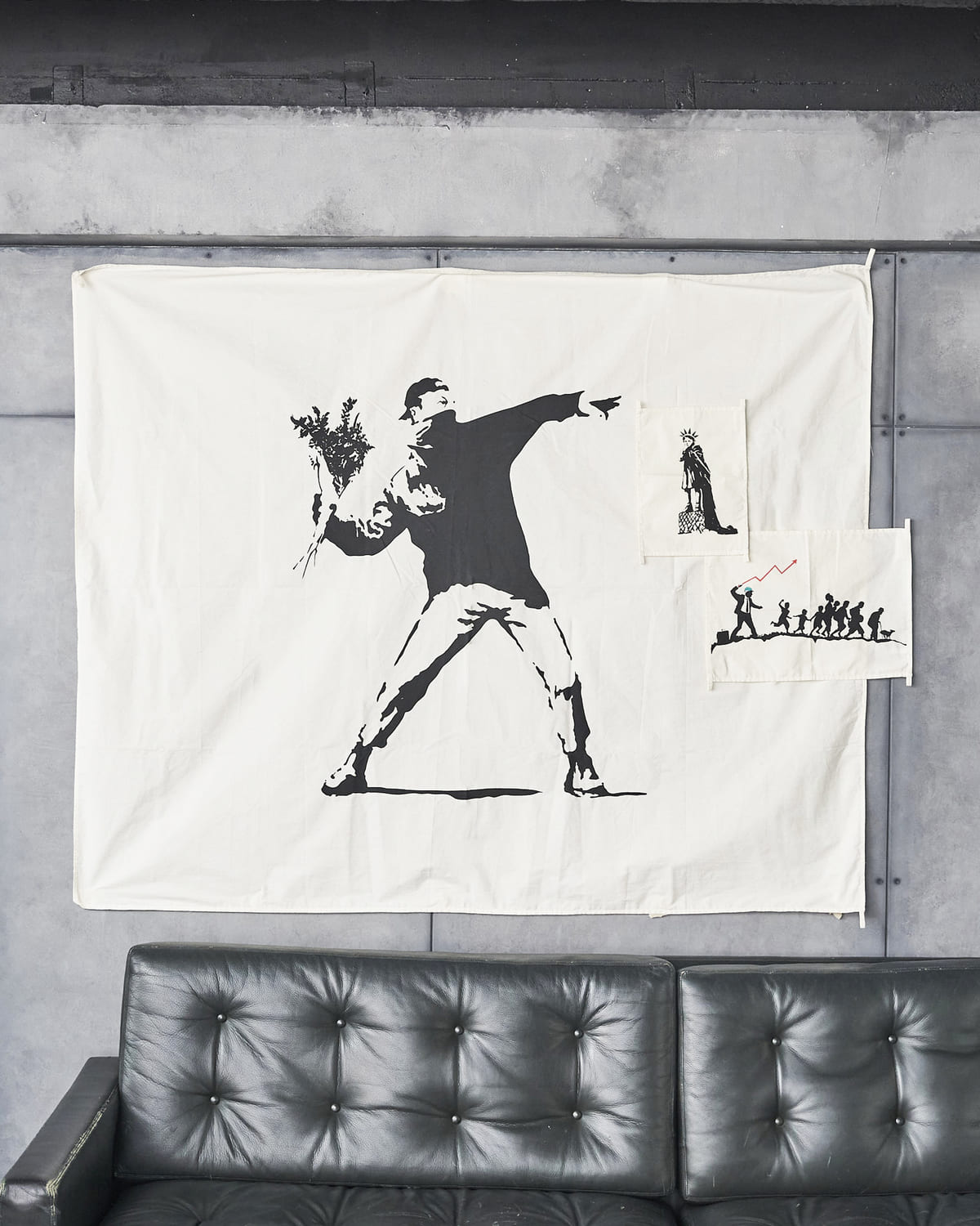 ASOKO「Banksy（バンクシー）」グラフィティ限定アイテム　ファブリックポスター