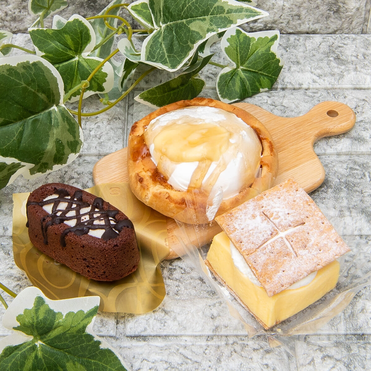 ローソン「生ガトーショコラ」「ホットケーキシュー」「カスタードを味わうパイ」2