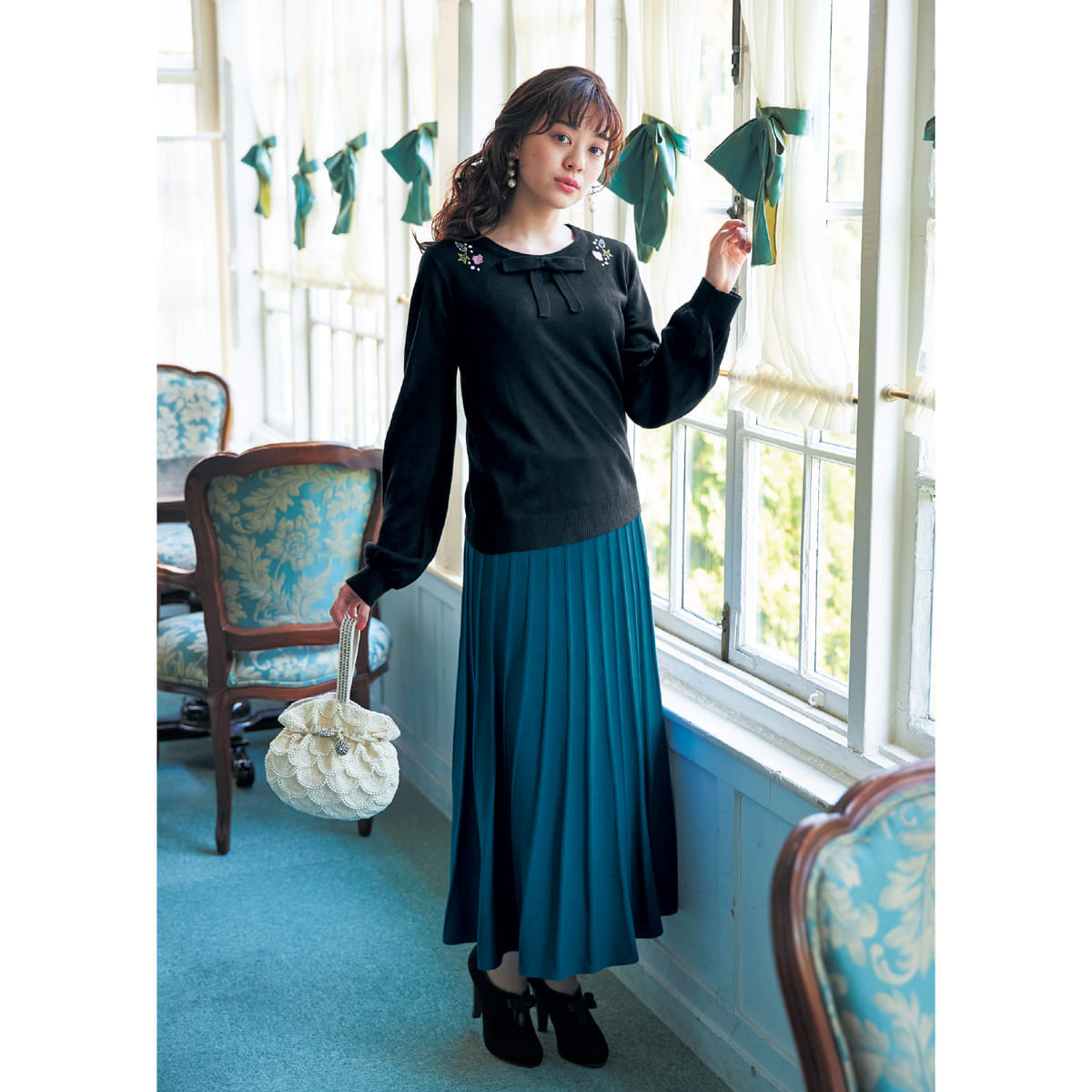 ポイント刺繍入りニットセットアップ