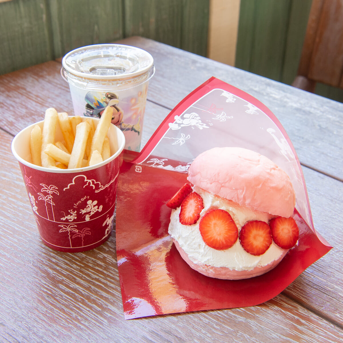 東京ディズニーシー「ケープコッド・クックオフ」フルーツサンド(マスカルポーネクリーム＆ホイップ)セット
