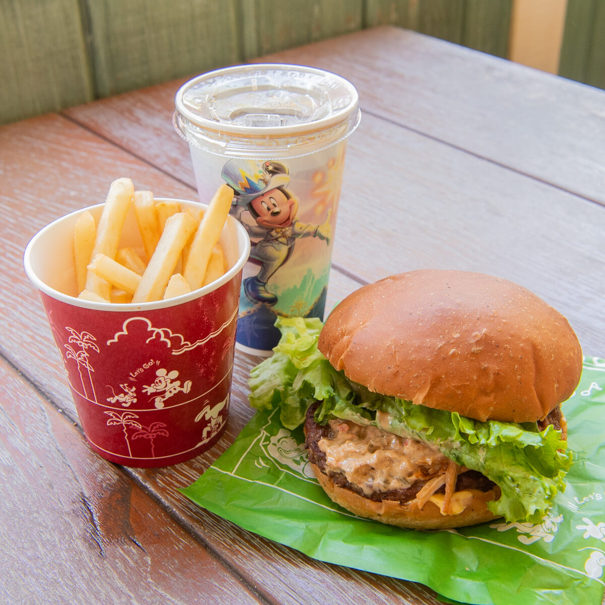 東京ディズニーシー「ケープコッド・クックオフ」プルドポーク・チーズバーガーセット