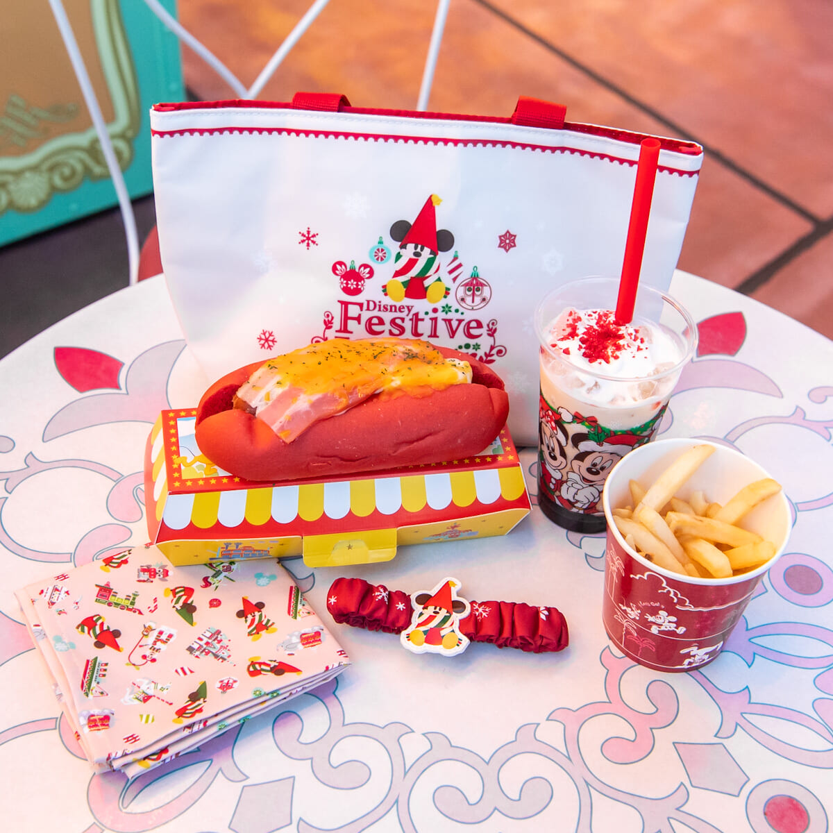 東京ディズニーランド“ディズニー・クリスマス2021”リフレッシュメントコーナー「スペシャルセット」スーベニアランチグッズつき
