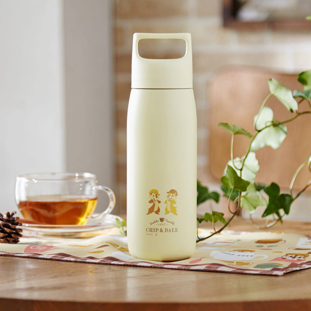 持ち手付きのステンレスボトル４５０ｍｌ