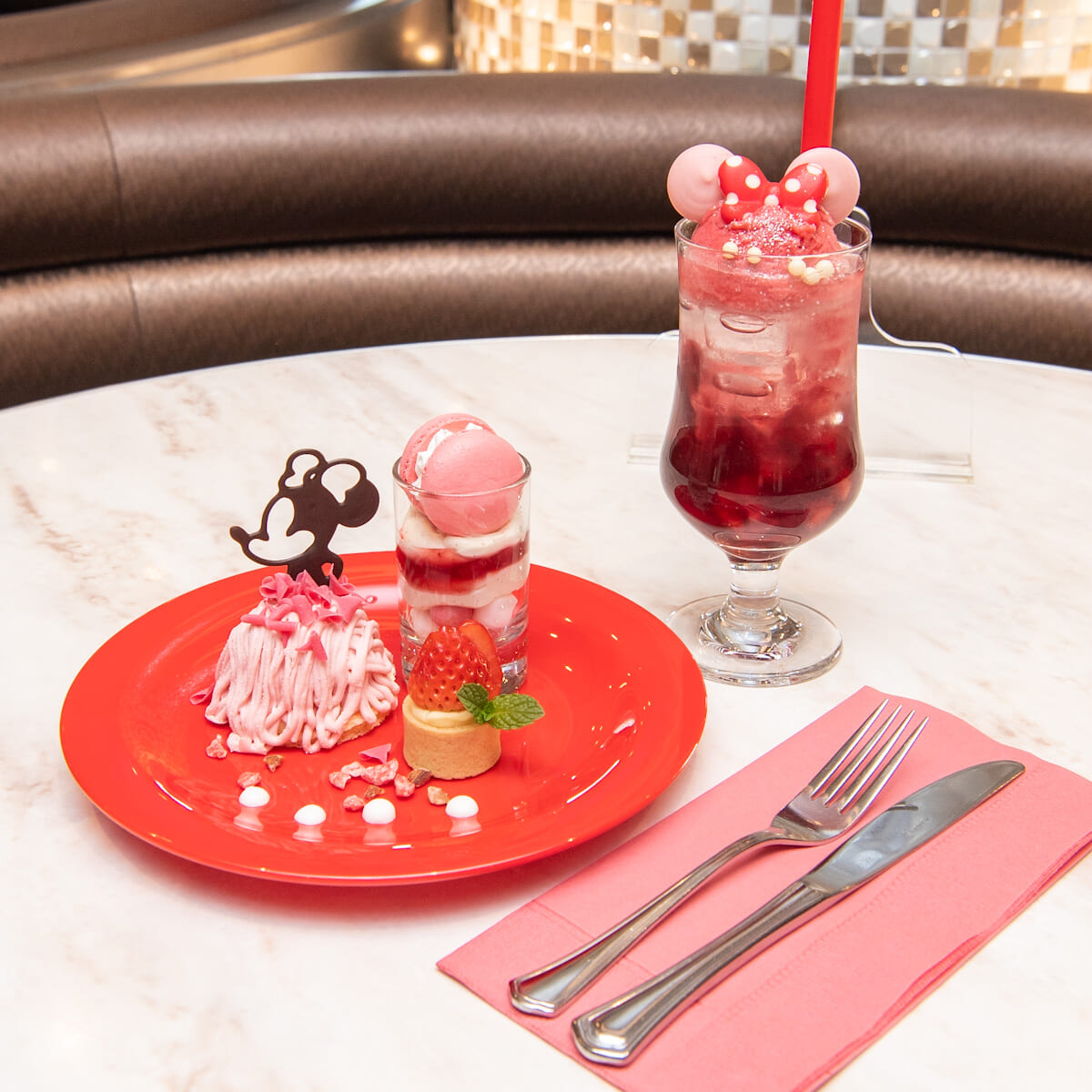 東京ディズニーランド「センターストリート・コーヒーハウス」“トータリー・ミニーマウス”スペシャルデザート＆ドリンク撮影