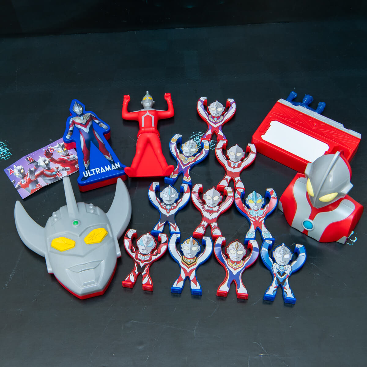 マクドナルド ハッピーセット『ウルトラマン』メイン