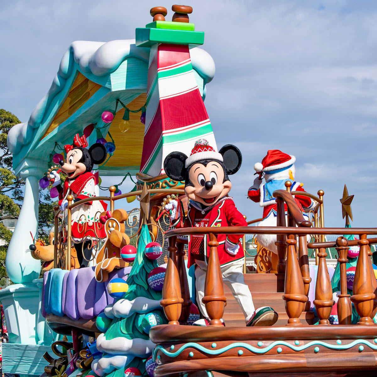 東京ディズニーランド「ミッキー＆フレンズのグリーティングパレード：ディズニ―・クリスマス」