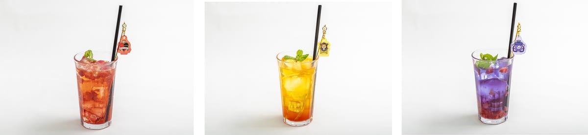 <ハーツラビュル寮> イチゴ入りローズウォーター、<サバナクロー寮>パインシロップミントソーダ、<オクタヴィネル寮>イチゴ入りバラフライピーティー