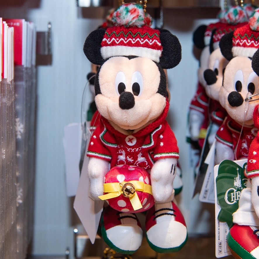 “ディズニー・クリスマス2021”東京ディズニーランド　ぬいぐるみバッジ　ミッキーマウス