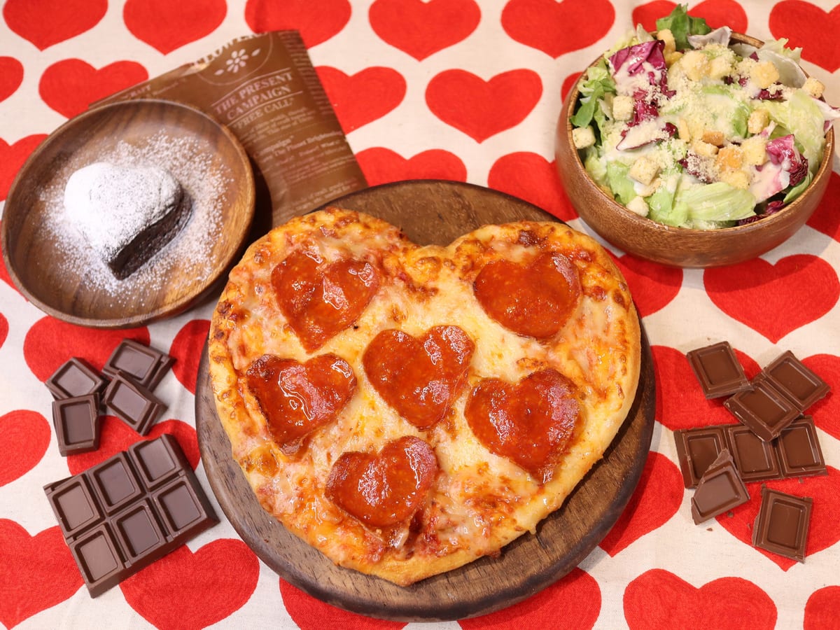 ドミノ・ピザ「ラブロニピザ（Love’Roni Pizza）」バレンタイン2022限定セット