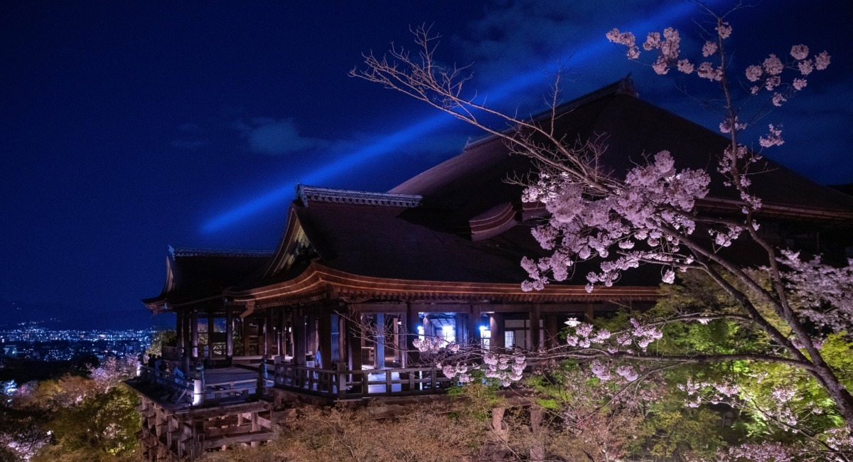 京都ブライトンホテル「春の清水寺ライトアップ貸切ツアー」