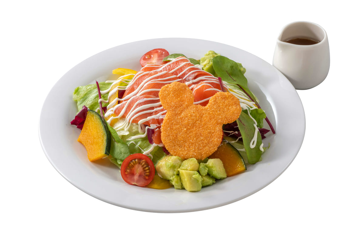 スモークサーモントラウトとアボカドのサラダ