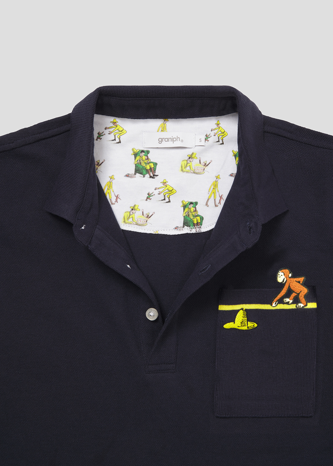 「おさるのジョージ」コラボレーション ポロシャツ「ジョージと黄色い帽子」デザインアップ