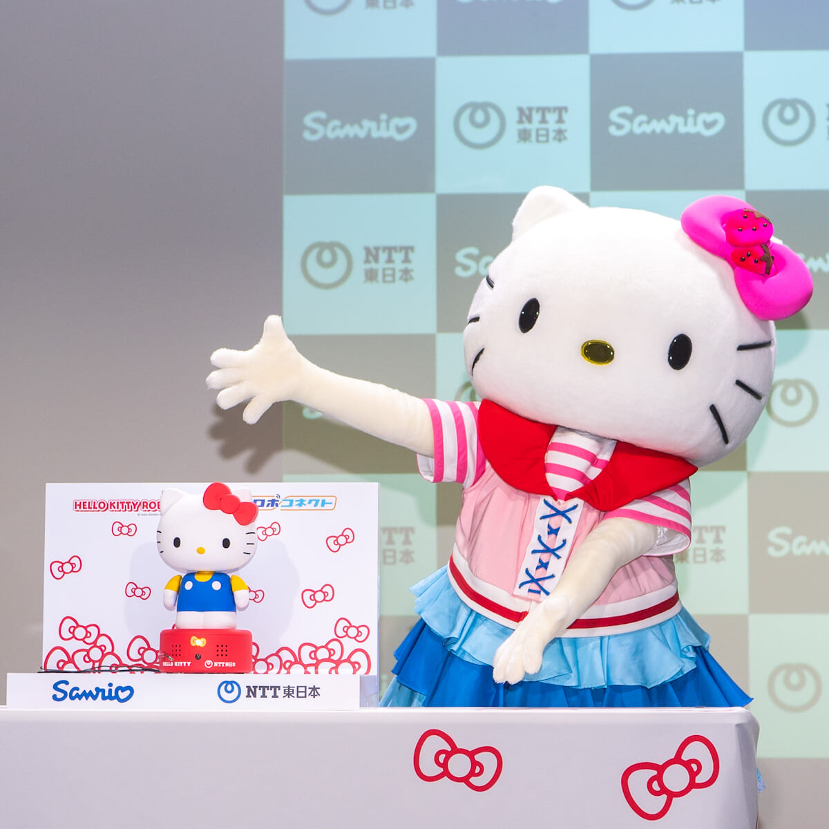 「HELLO KITTY ROBOT(ハローキティロボット)」発表会4