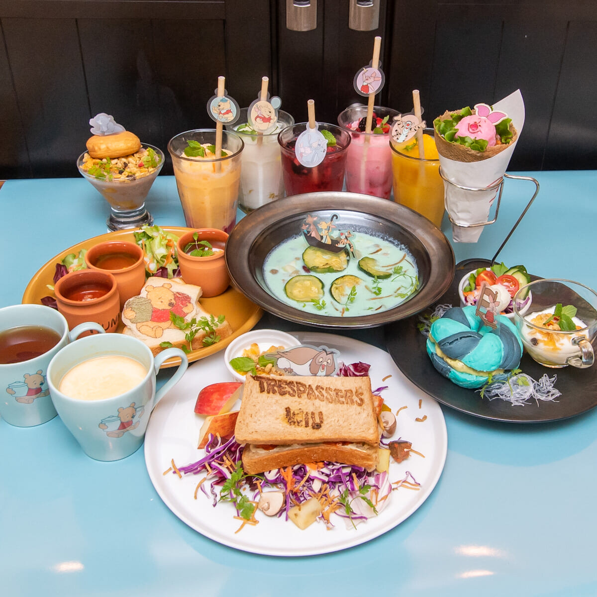 くまのプーさん「はちみつカフェ」2022