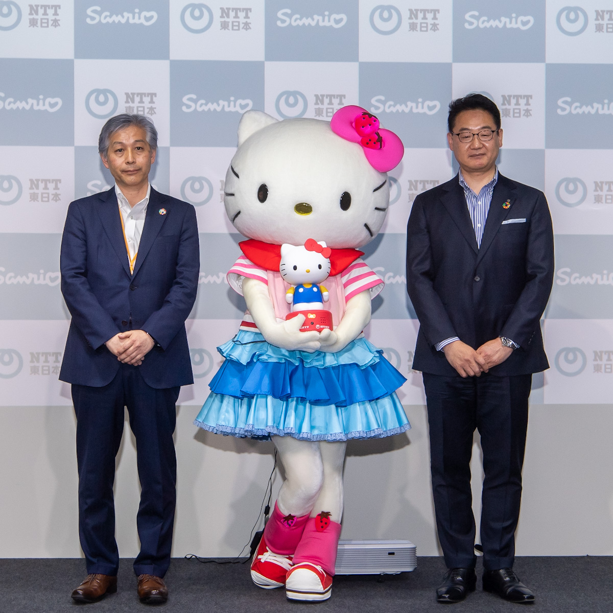 NTT東日本「ロボコネクト」HELLO KITTY ROBOT（ハローキティロボット）