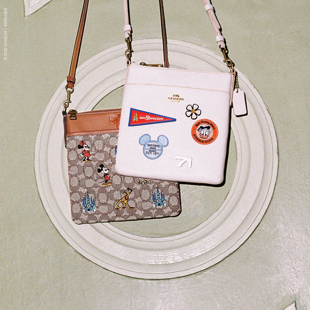 ウォルト・ディズニー・ワールド50周年を記念したバッグやお財布！コーチ「Disney x Coach」コレクション