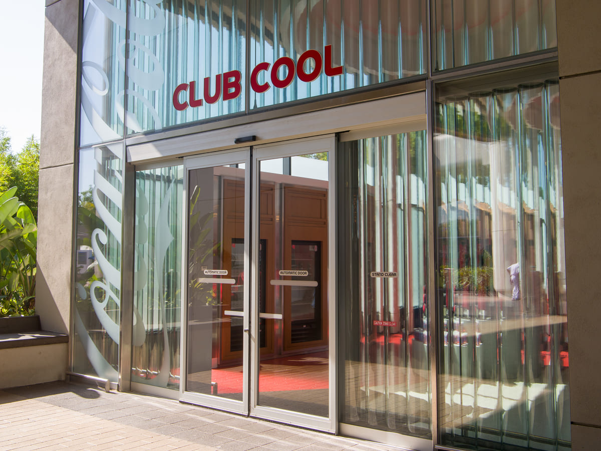 エプコット「CLUB COOL（クラブ・クール）」