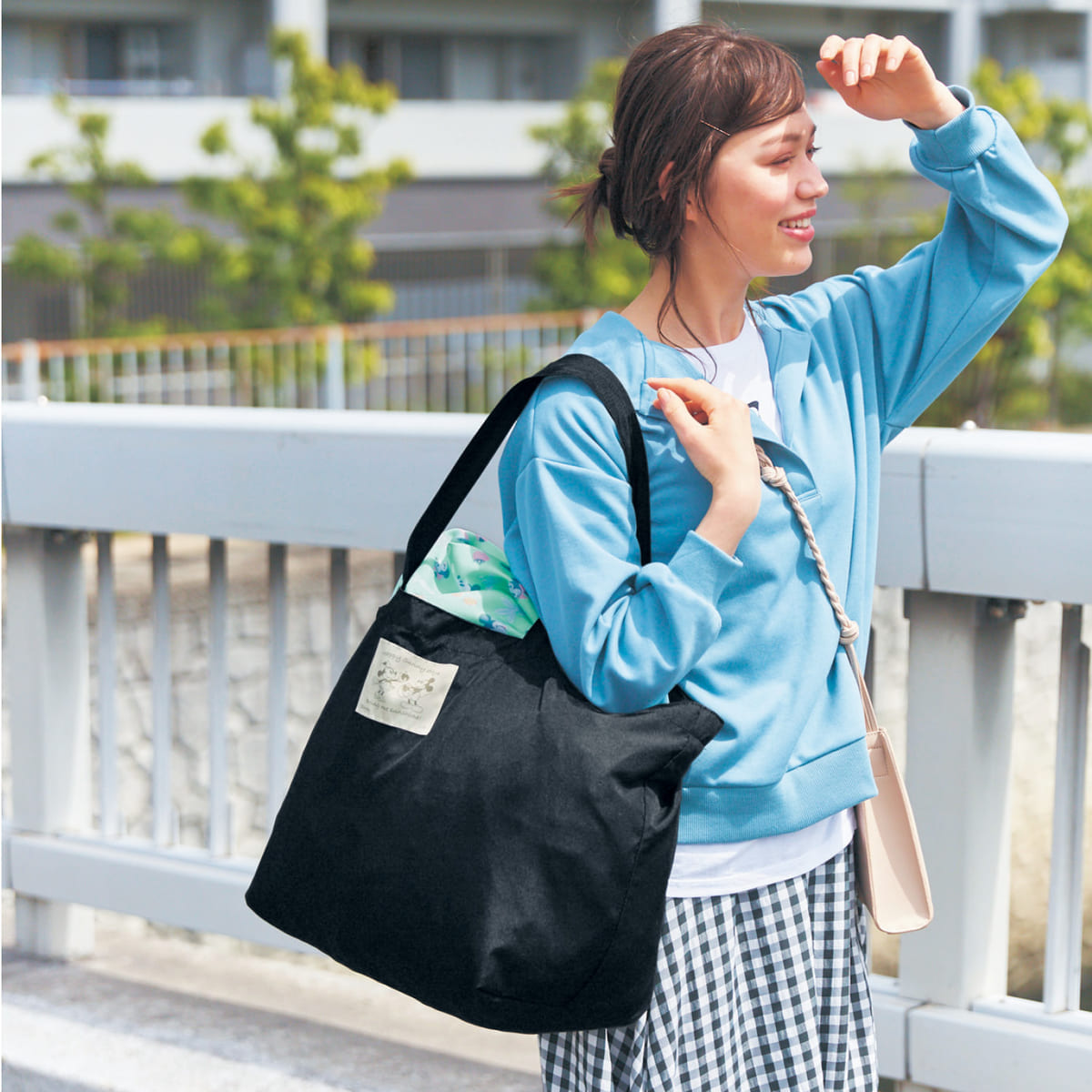 レジかごに付けられるショッピングバッグ　使用イメージ