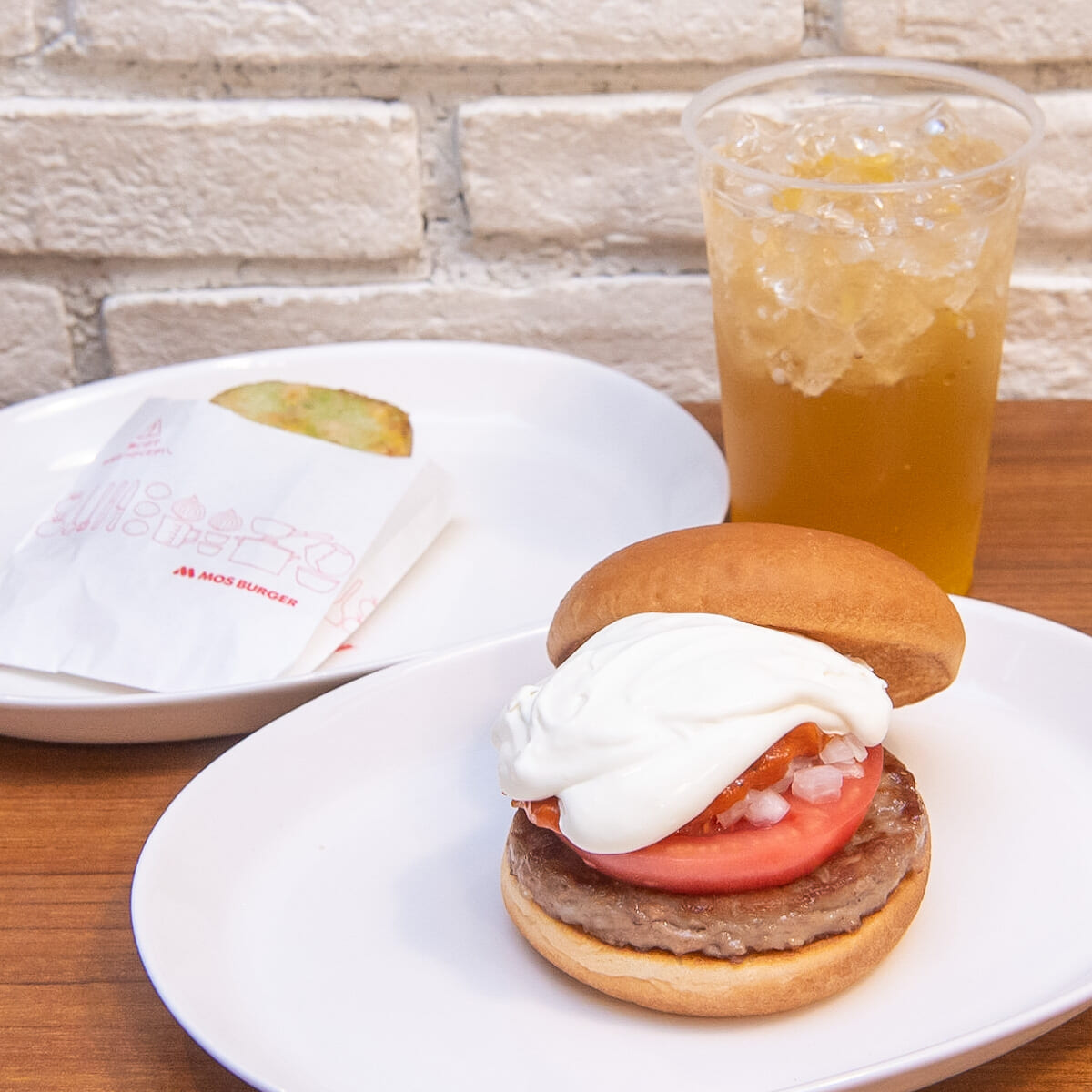 モスバーガー「白いモスバーガー」
