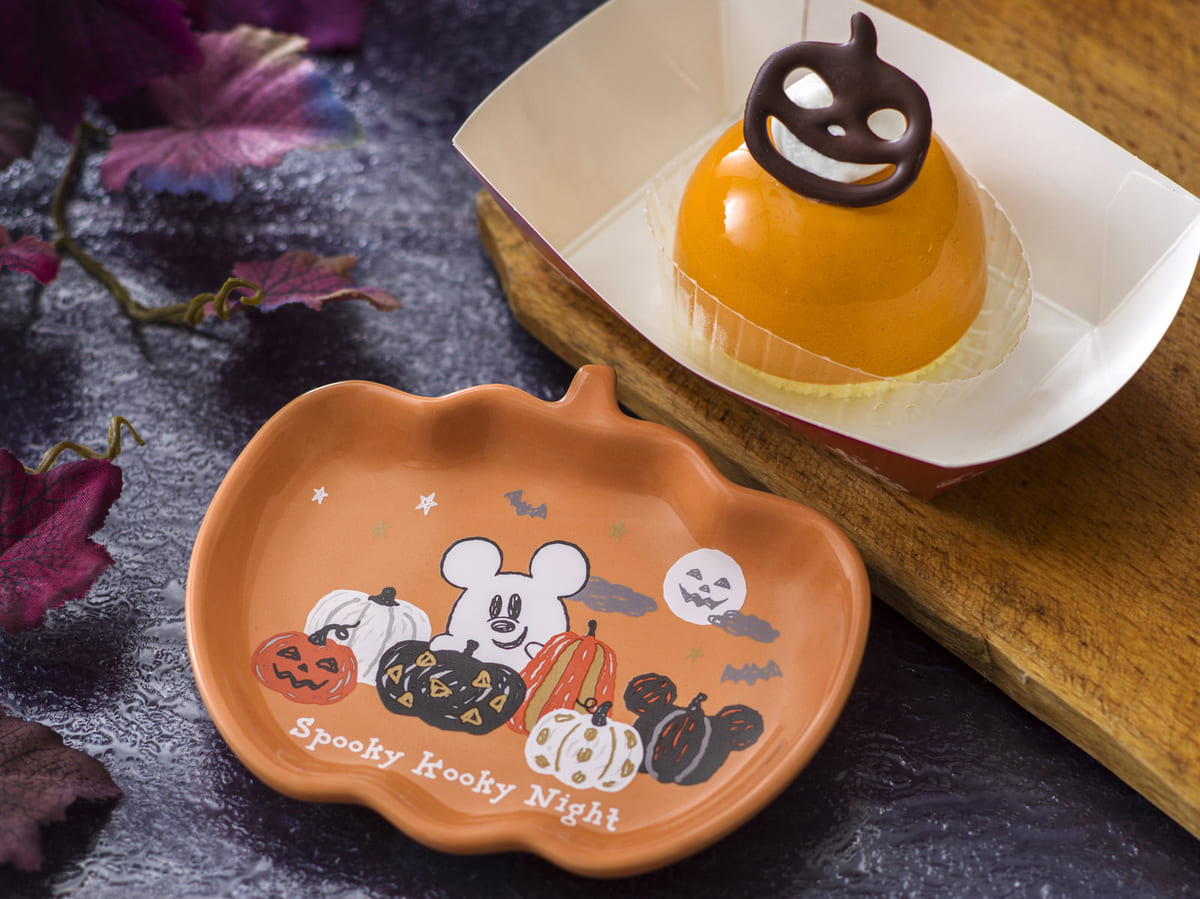 東京ディズニーリゾート“ディズニー・ハロウィーン2022”パンプキンムースケーキ、スーベニアプレート付き