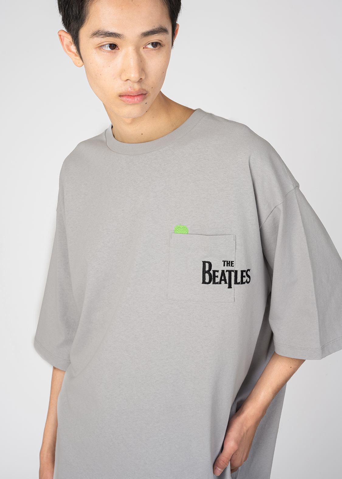 5分袖Tシャツ「ザ・ビートルズ ロゴ」