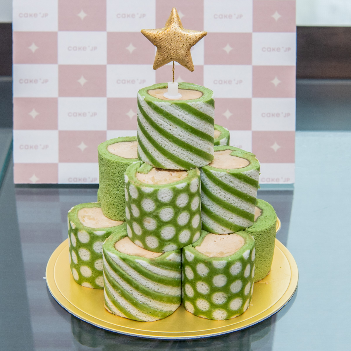 Cake.jp ORIGINAL／irina まるでクリスマスツリー？なロールケーキタワー