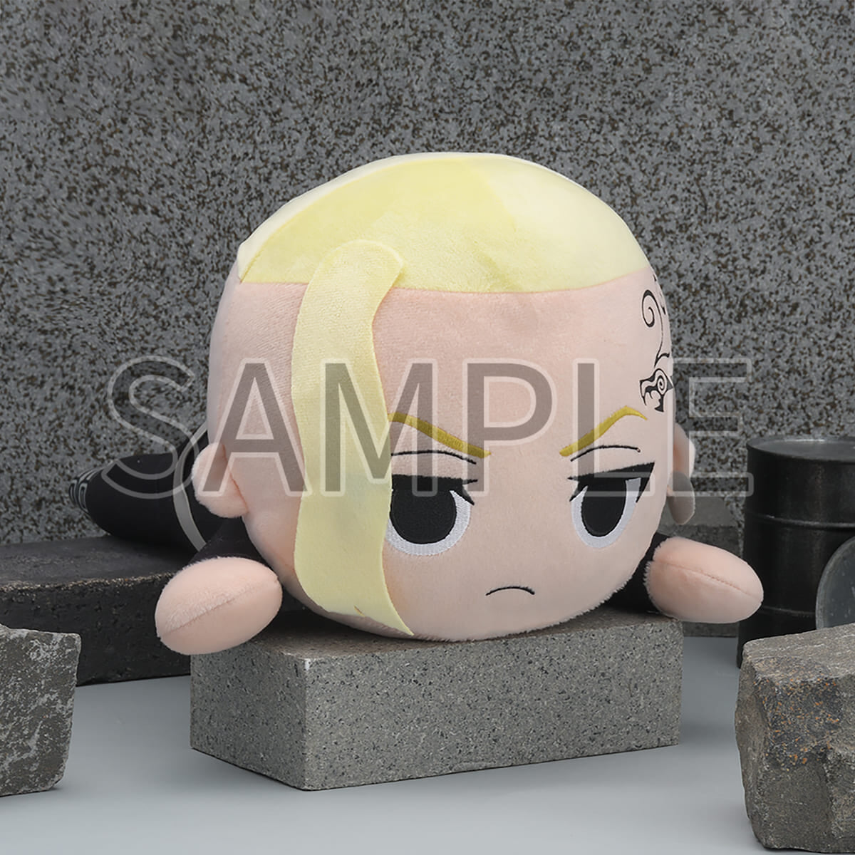 東京リベンジャーズ　寝そべり　メガジャンボぬいぐるみ“龍宮寺堅”