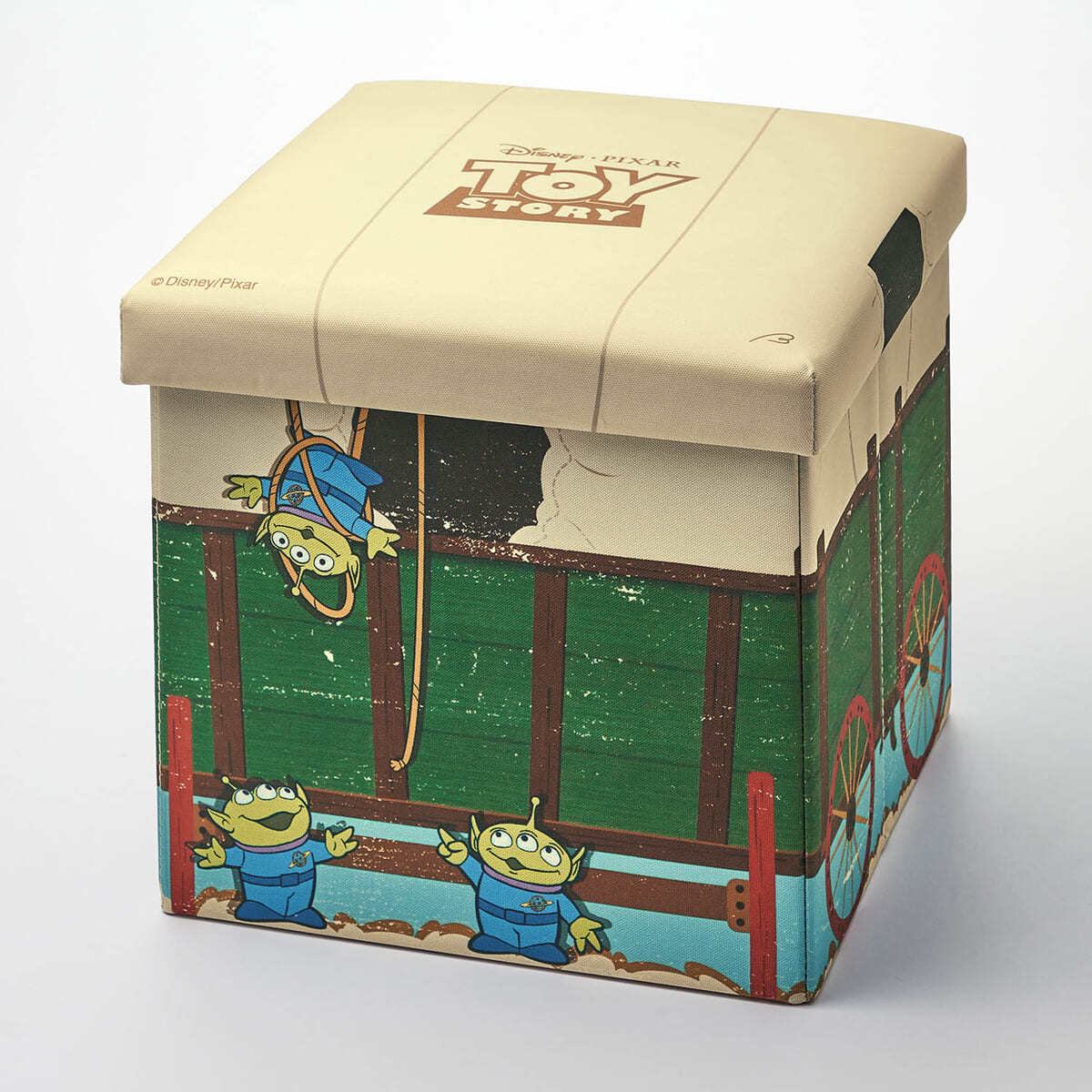 『トイ・ストーリー』のおもちゃ箱モチーフ！ベルメゾン ディズニー＆ピクサー「収納スツール」